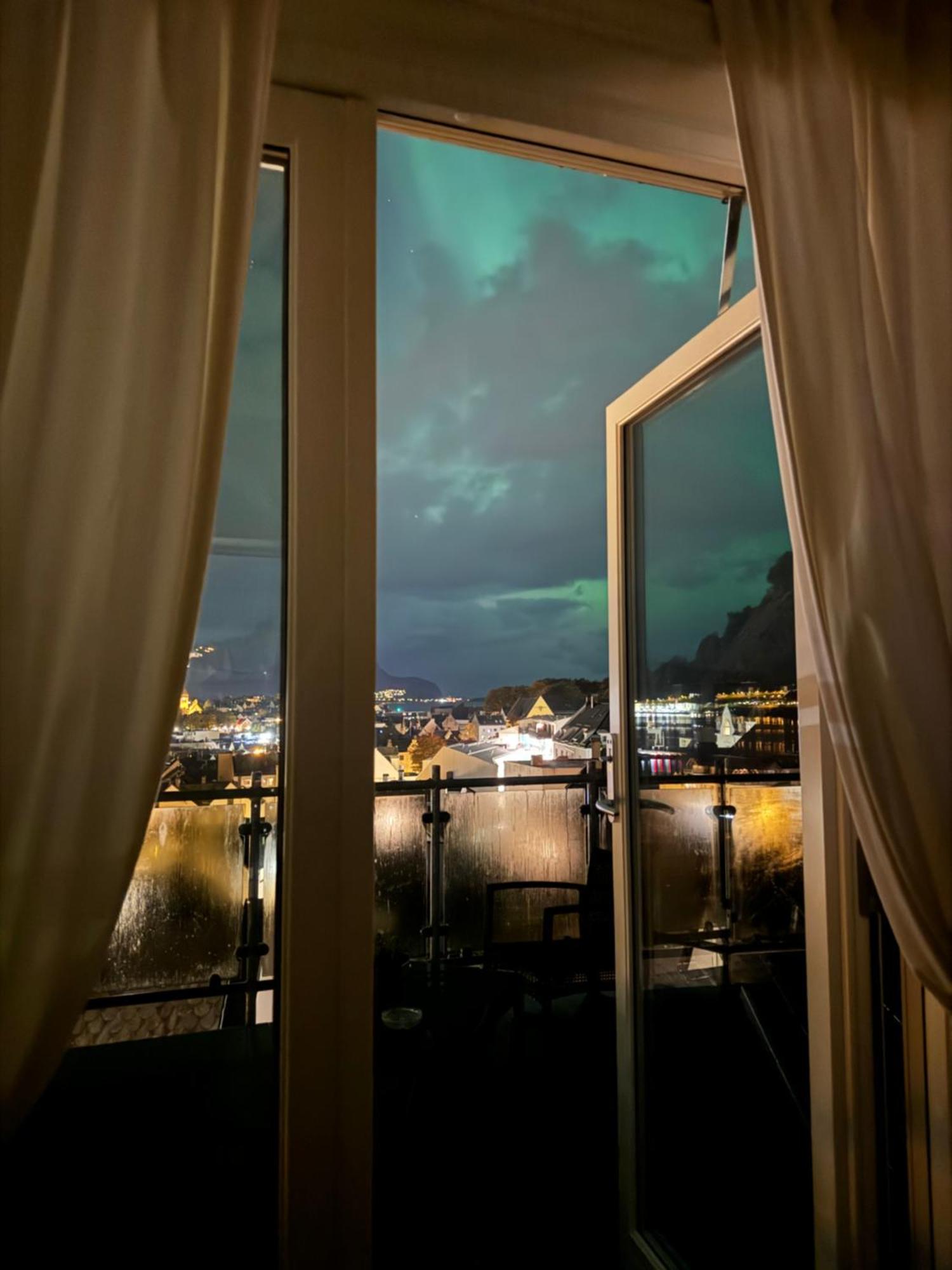 Panorama Apartment With 360 View Of The City Alesund Exterior photo